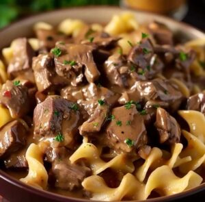 CROCKPOT BEEF TIPS GRAVY